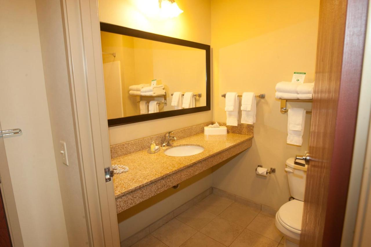 Cobblestone Inn & Suites - Carrington Luaran gambar